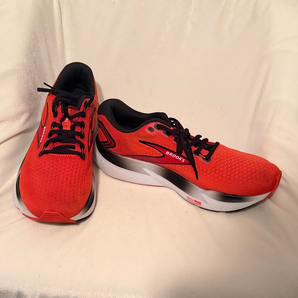 Brooks Men's Vibrant Orange/Red Athletic Shoes